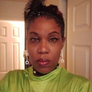 Meet your Posher, Malinda